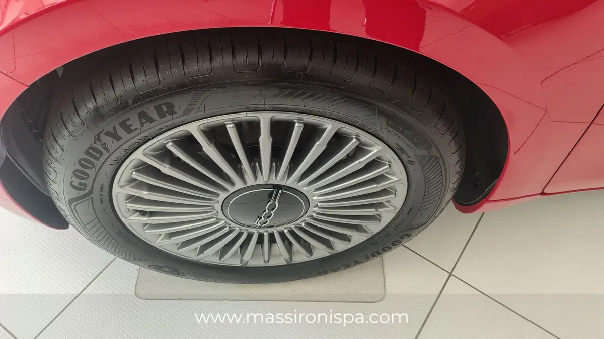 Fiat 500 nuova a Milano (10)