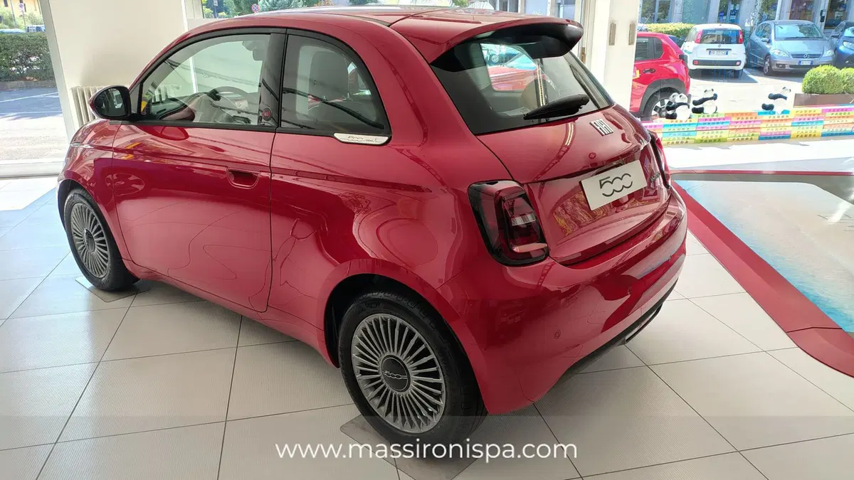 Fiat 500 nuova a Milano (5)