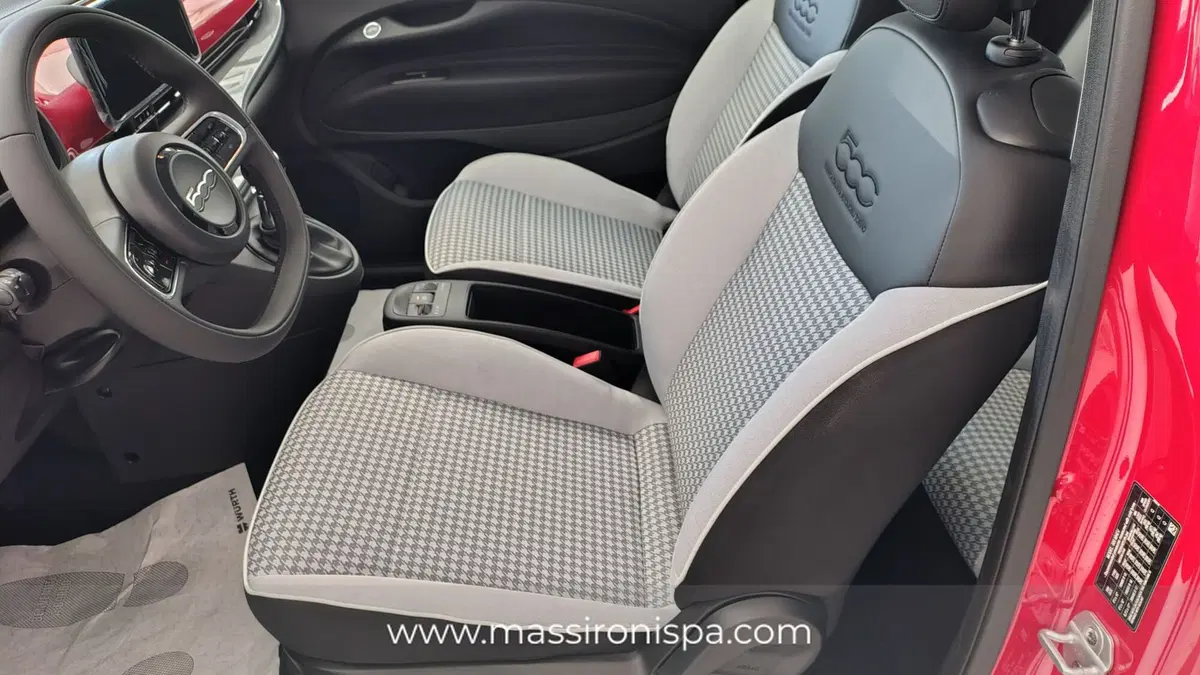 Fiat 500 nuova a Milano (7)