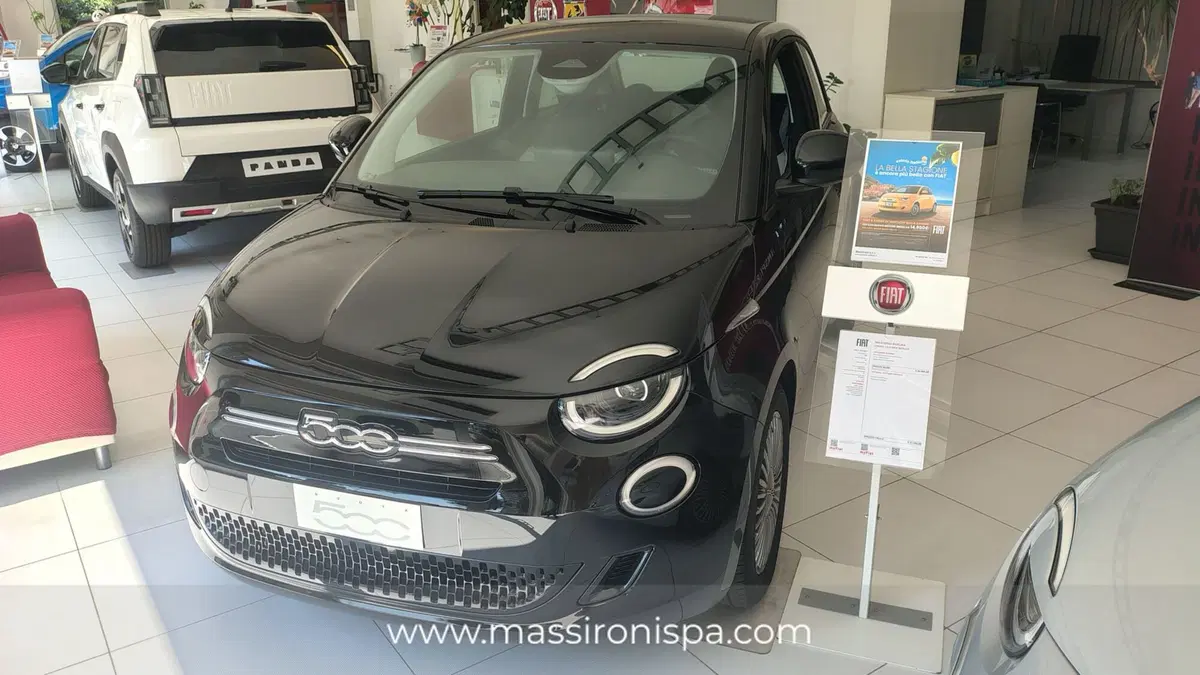 Fiat 500 nuova a Milano (5)