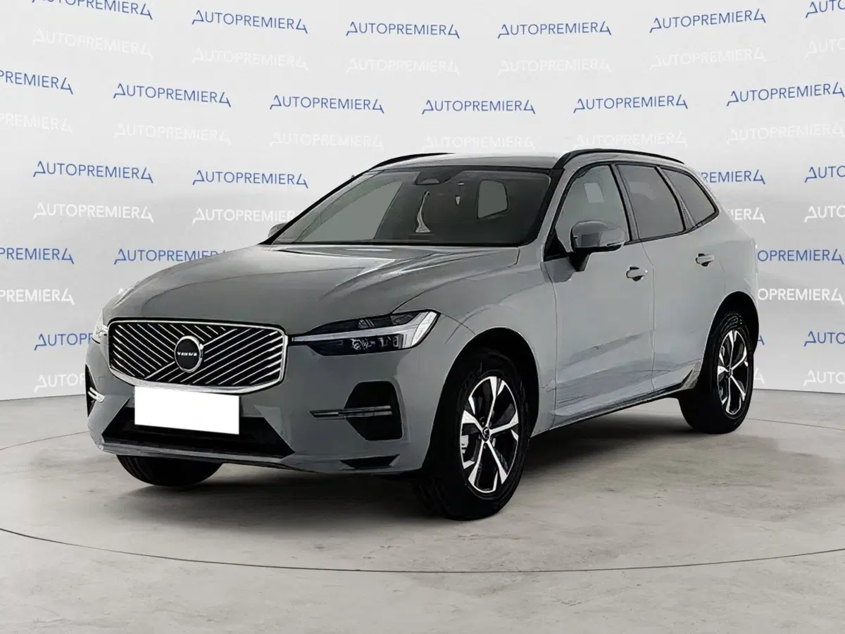 Volvo XC60 nuova a Como