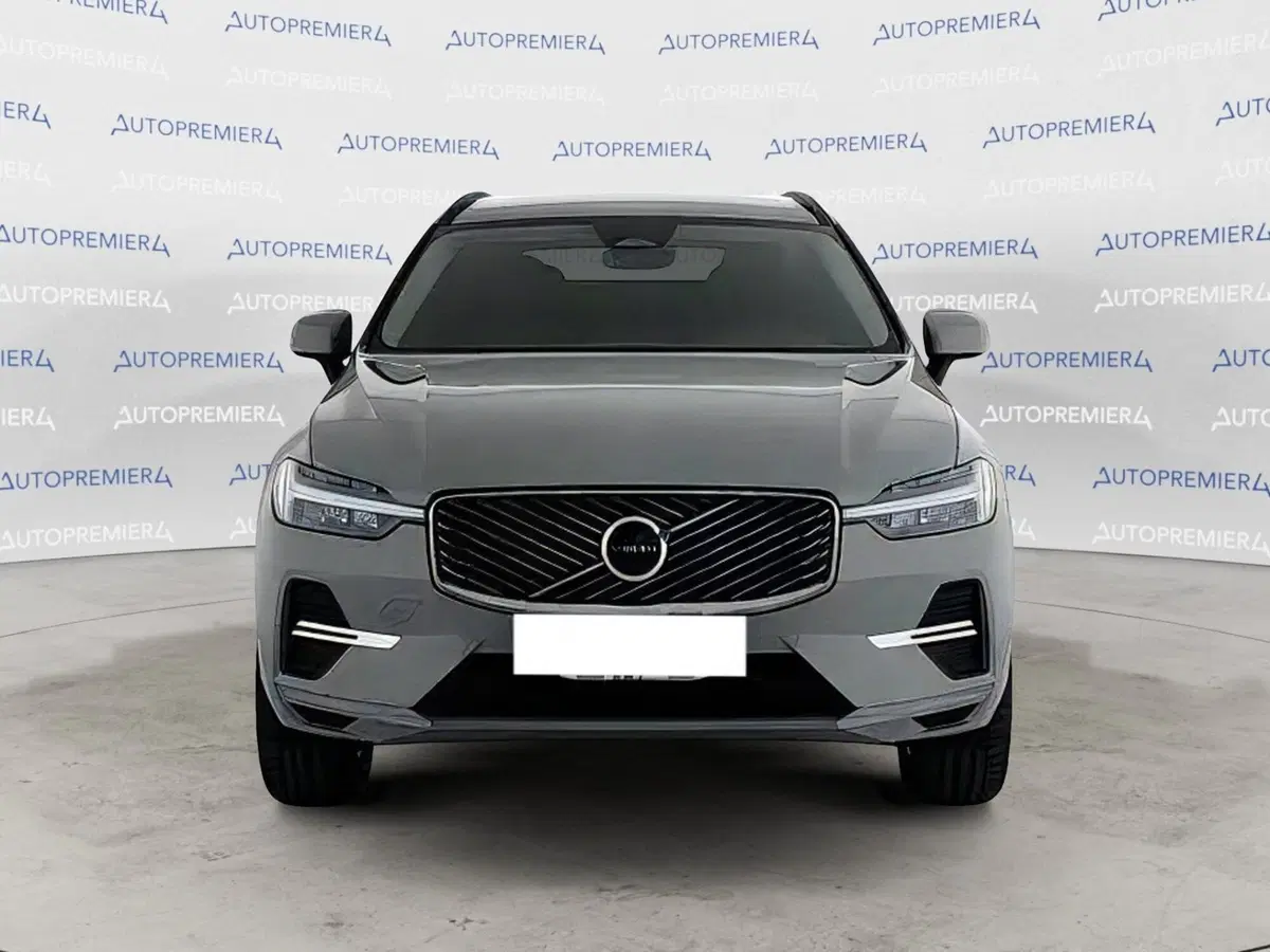 Volvo XC60 nuova a Como (2)