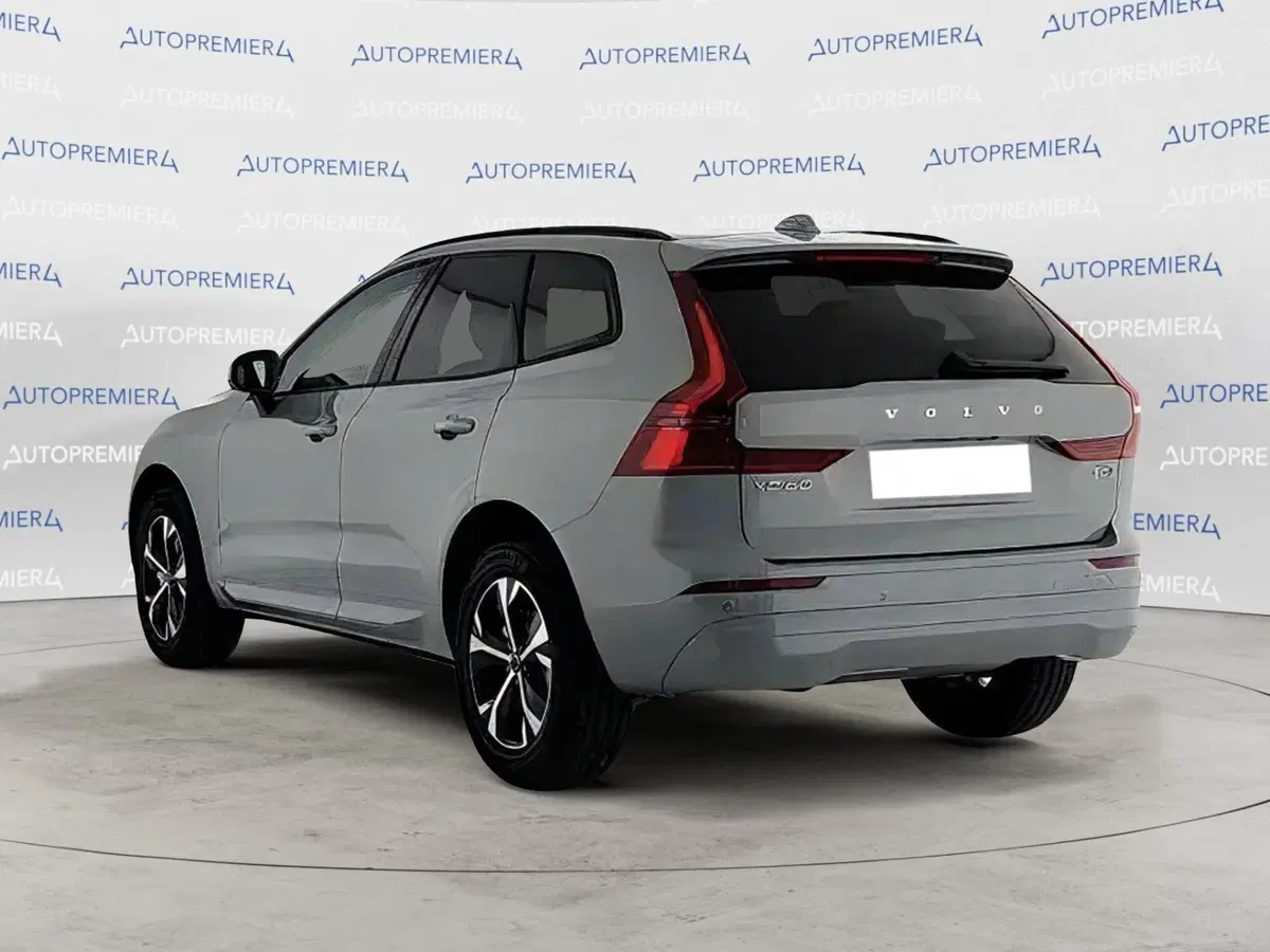 Volvo XC60 nuova a Como (4)