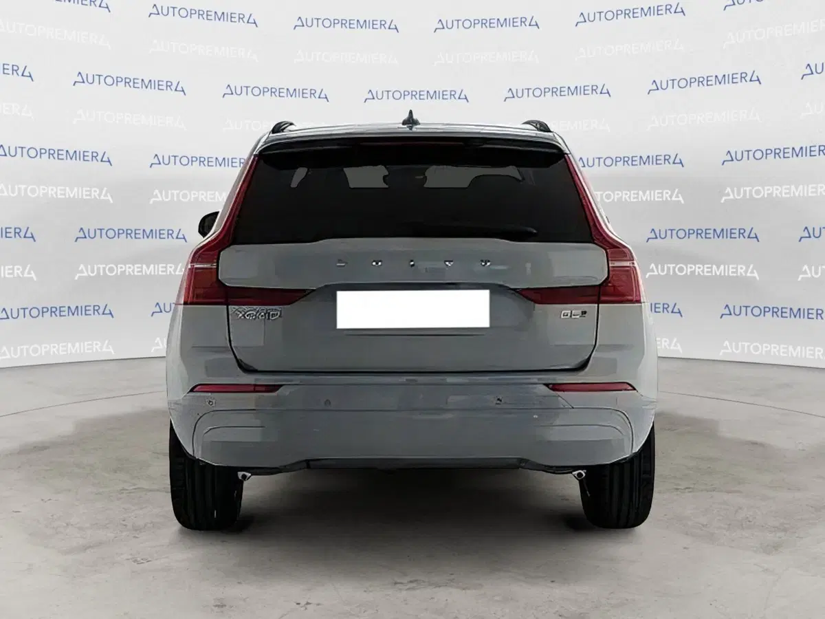 Volvo XC60 nuova a Como (5)