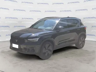 Volvo XC40 2.0 b3 Plus Black Edition auto del 2026 usata a Como
