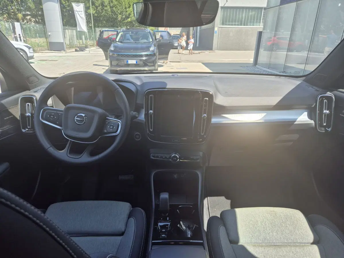 Volvo XC40 usata a Como (11)