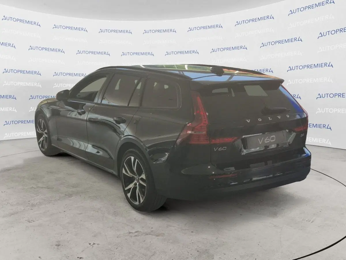 Volvo V60 nuova a Como (3)