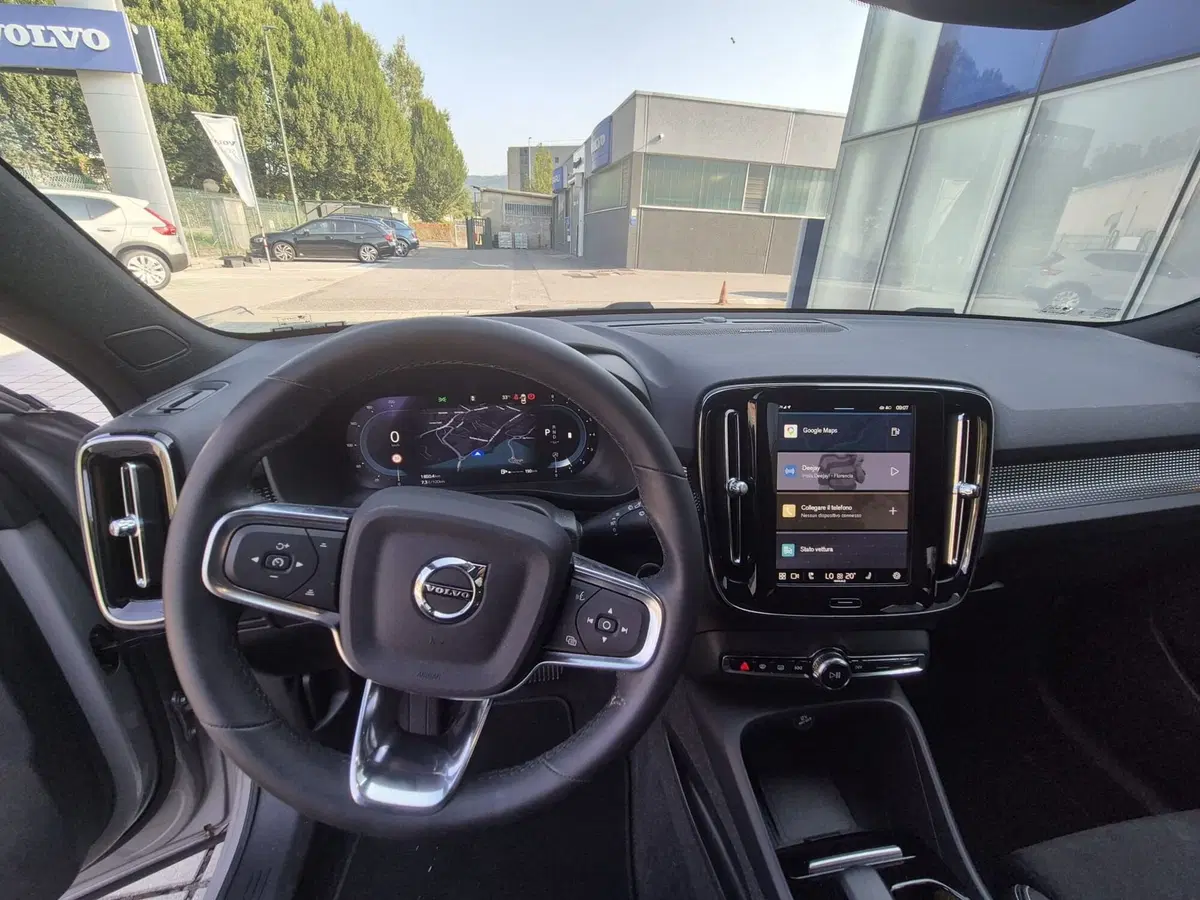 Volvo XC40 usata a Como (12)