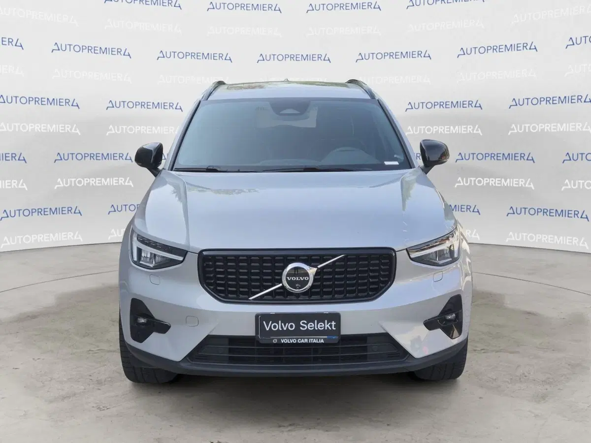 Volvo XC40 usata a Como (2)