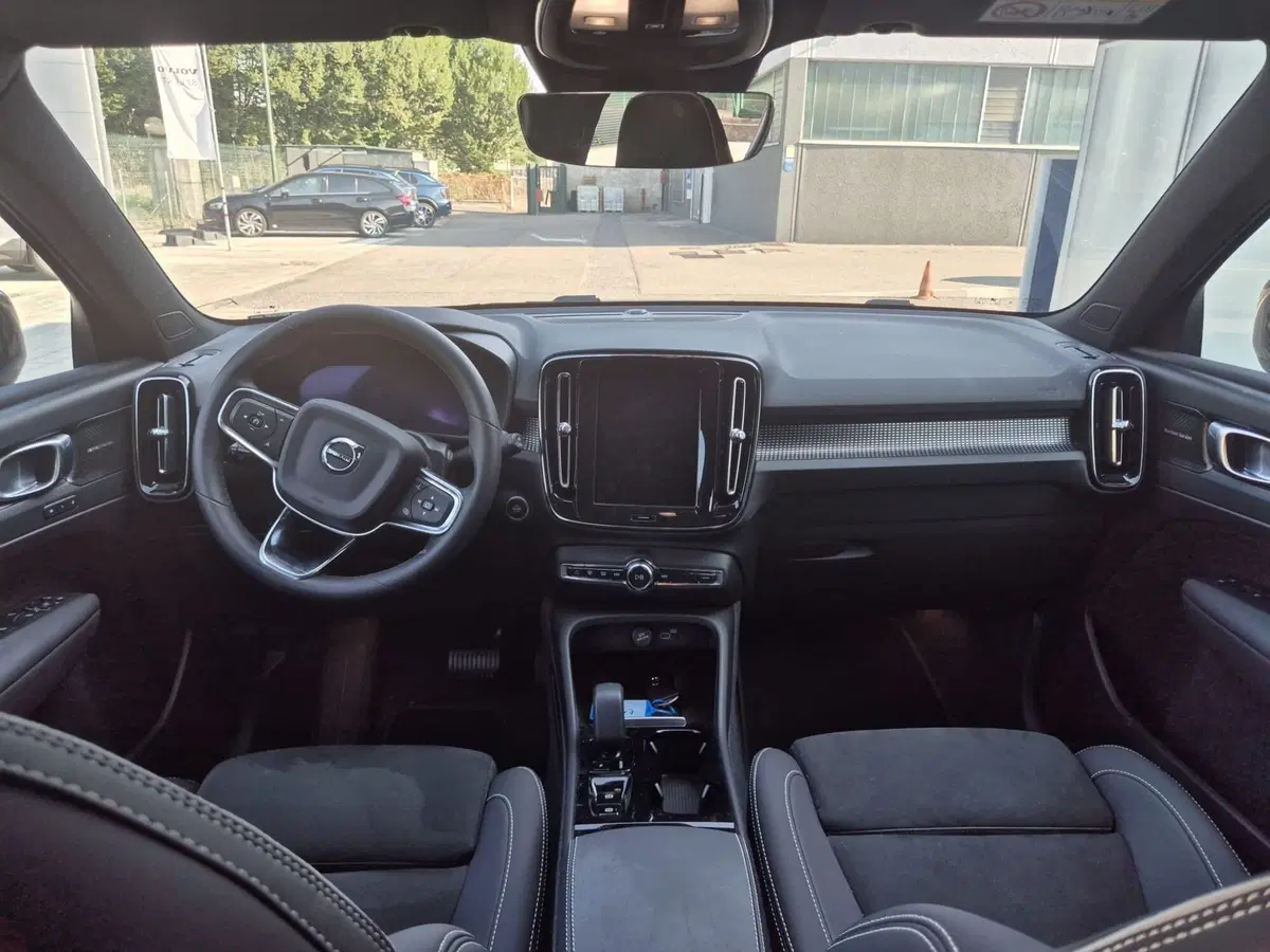 Volvo XC40 usata a Como (9)