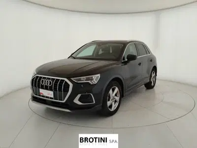 Audi Q3 35 TDI quattro S tronic Business Advanced del 2025 usata a Massa