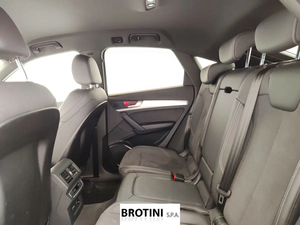 Audi Q4 Sportback usata a Massa-Carrara (11)