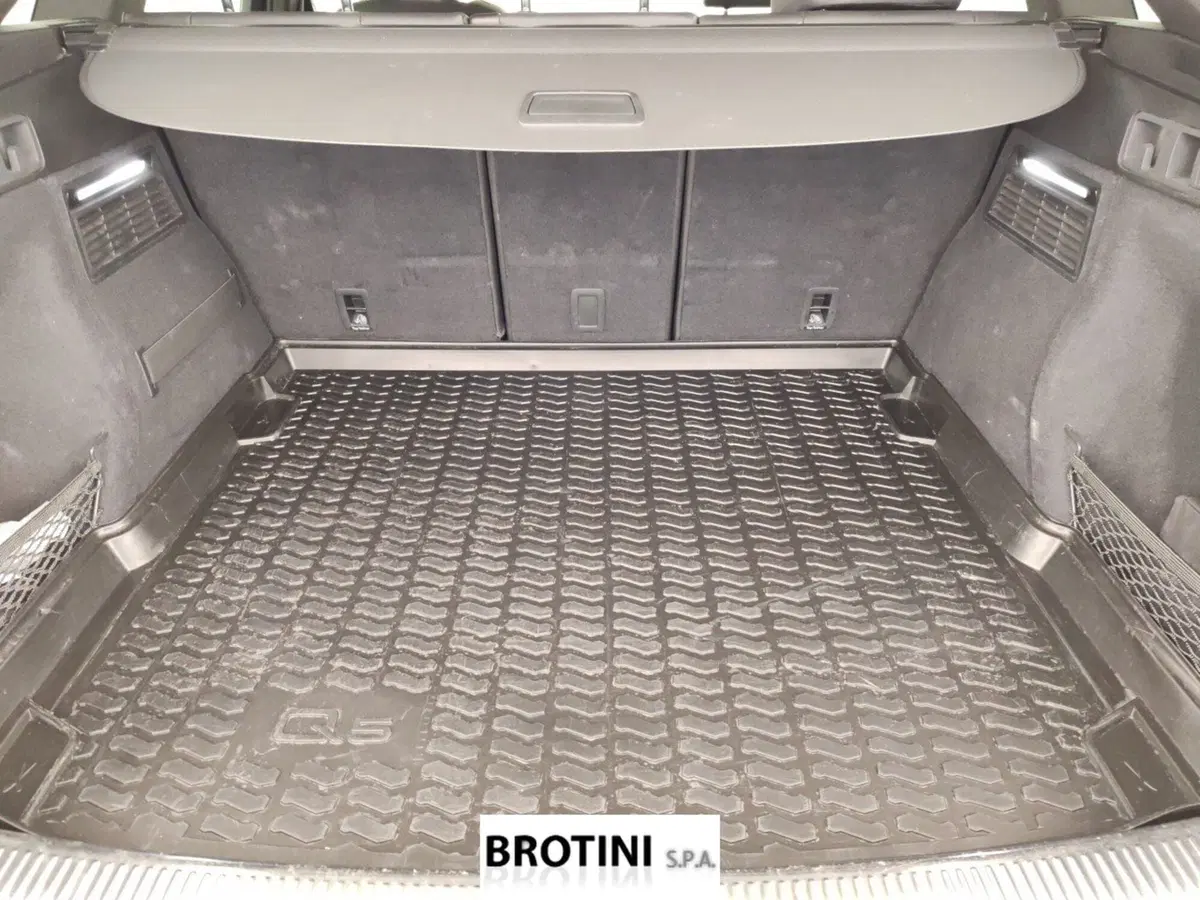 Audi Q4 Sportback usata a Massa-Carrara (16)
