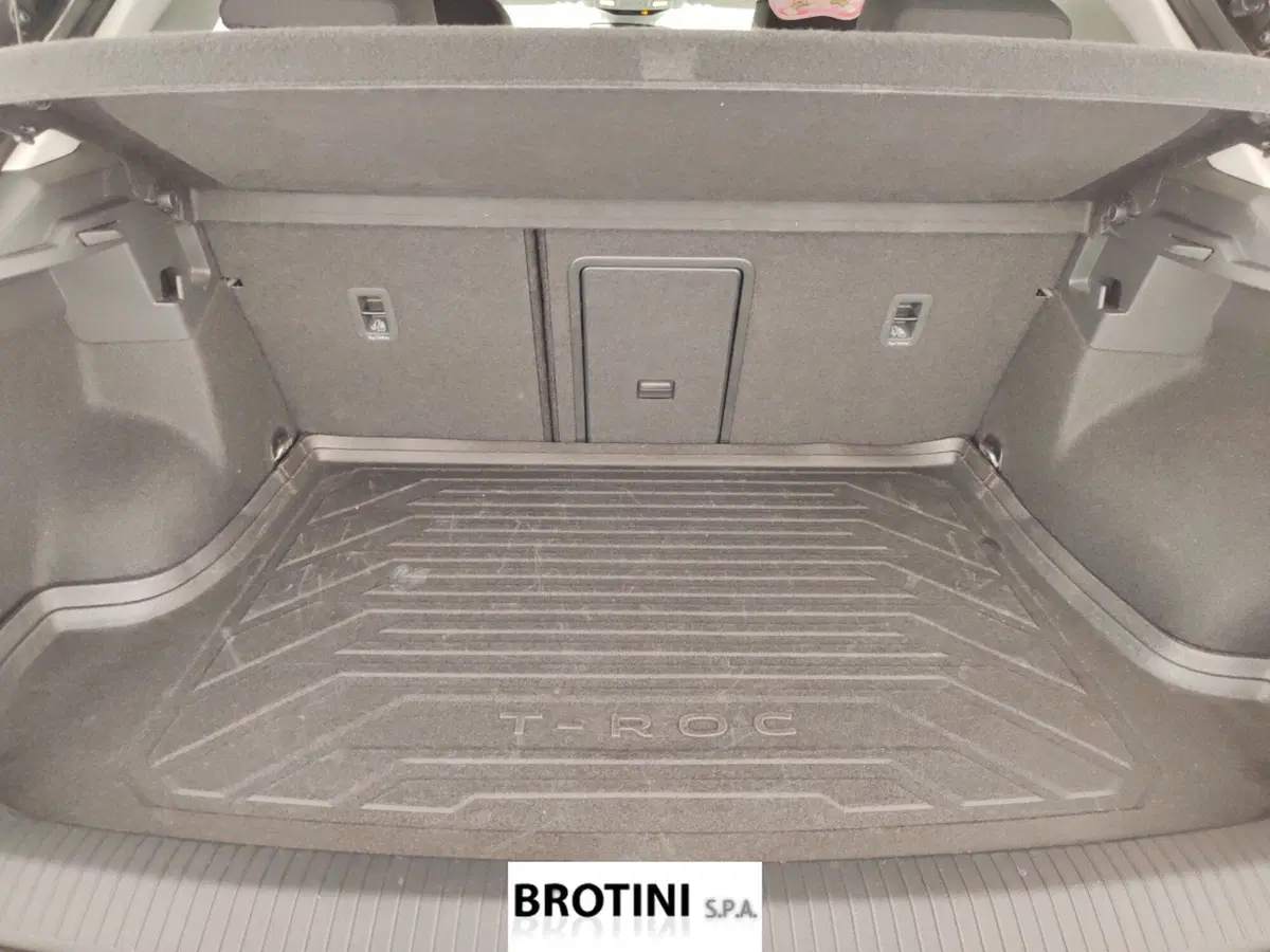 Volkswagen T-Roc usata a Massa-Carrara (11)