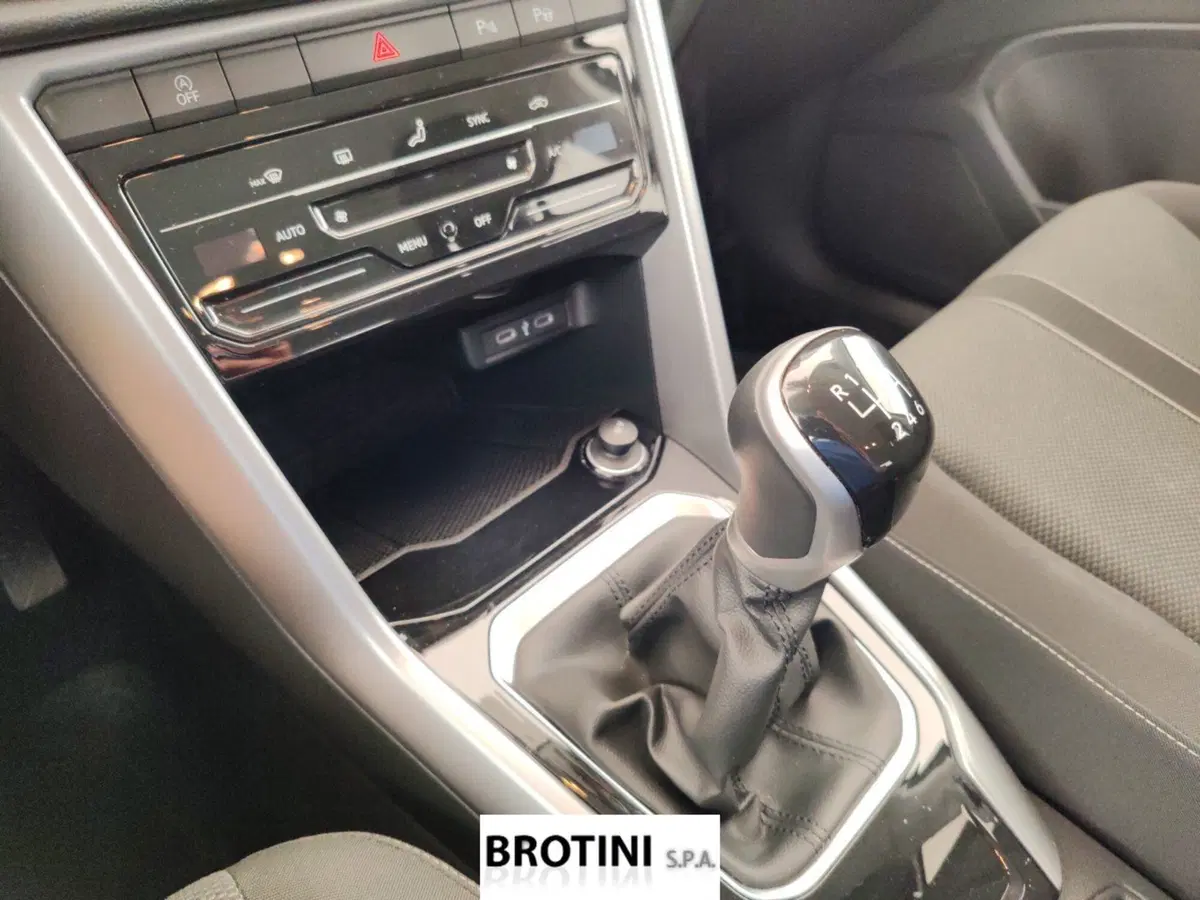 Volkswagen T-Roc usata a Massa-Carrara (14)
