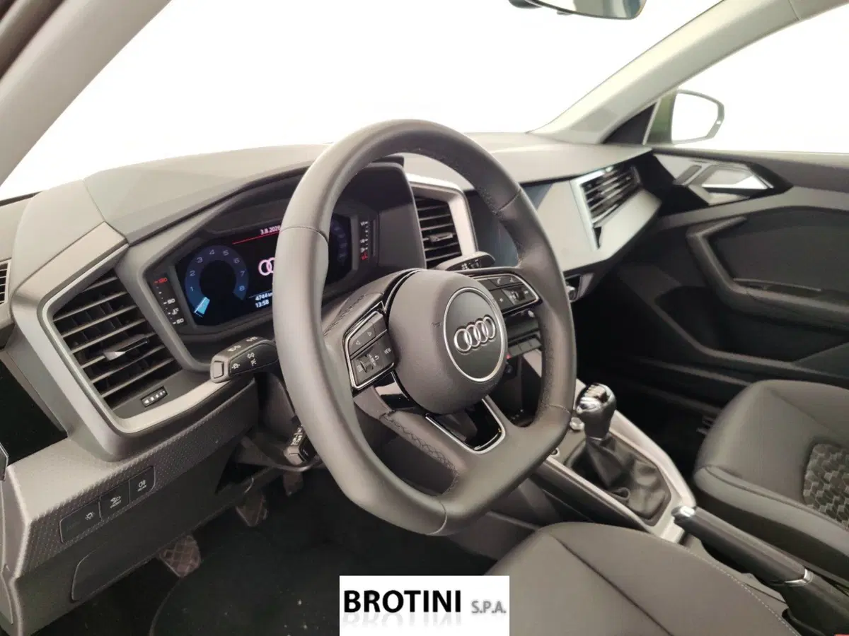 Audi A1 Sportback usata a Massa-Carrara (8)