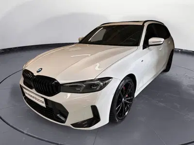 BMW Serie 3 Touring 320d  mhev 48V xdrive MSport auto del 2023 usata a Alba