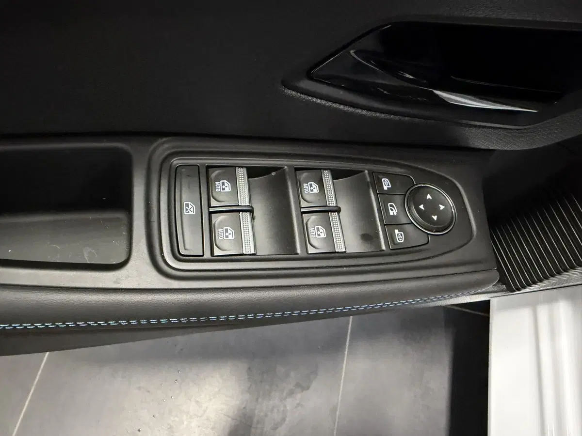 Renault Clio nuova a Milano (17)