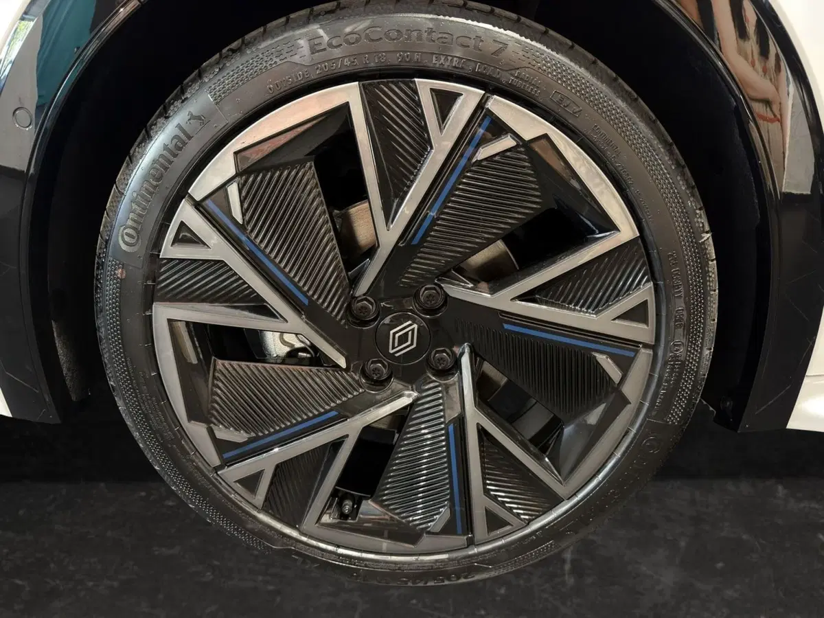 Renault Clio nuova a Milano (9)