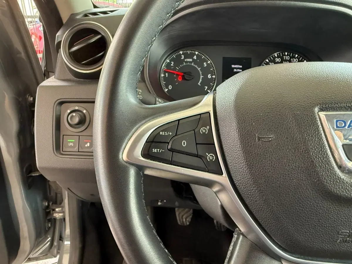 Dacia Duster usata a Brescia (13)