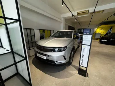 Opel Grandland 1.2 hybrid Edition 145cv e-dcs6 nuova a Ceccano