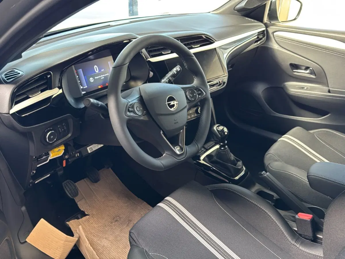 Opel Corsa nuova a Frosinone (18)