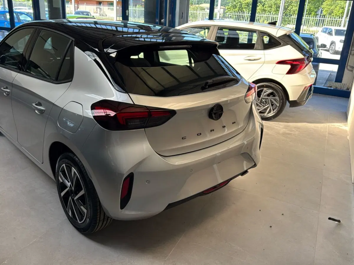 Opel Corsa nuova a Frosinone (5)