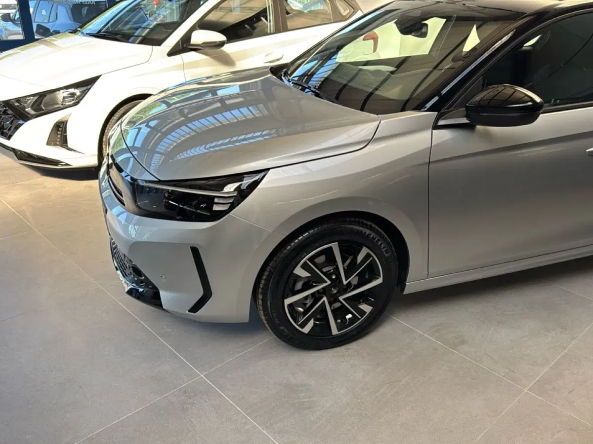 Opel Corsa nuova a Frosinone (9)