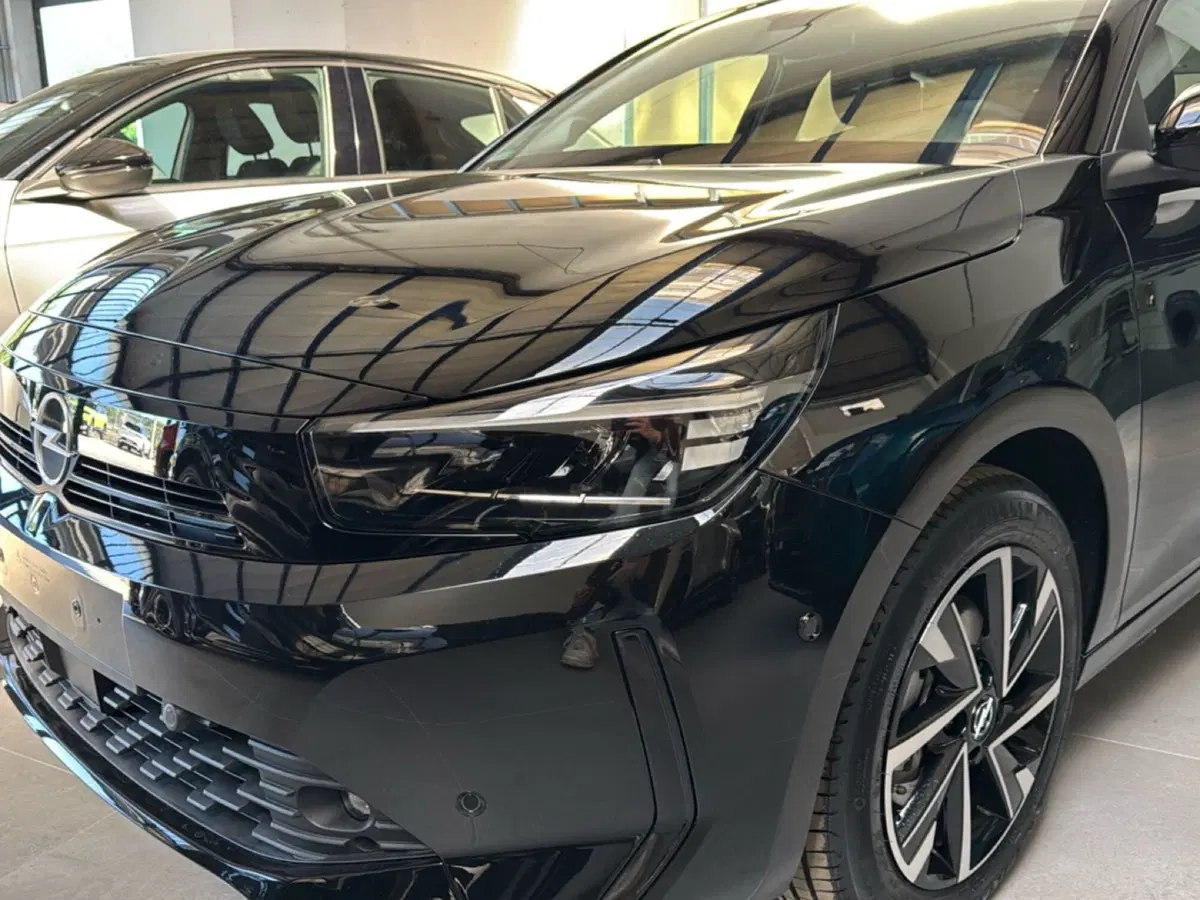 Opel Corsa nuova a Frosinone (13)