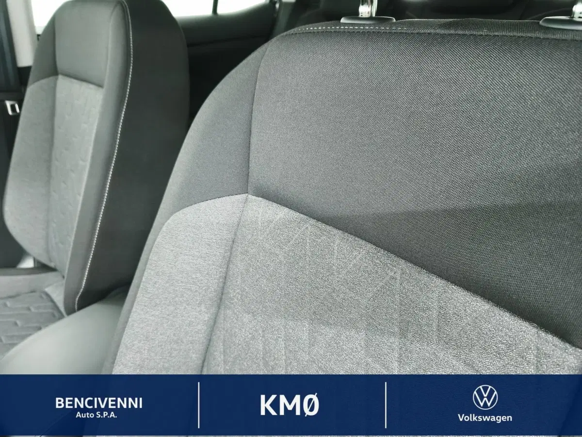 Volkswagen T-Cross nuova a Catanzaro (18)