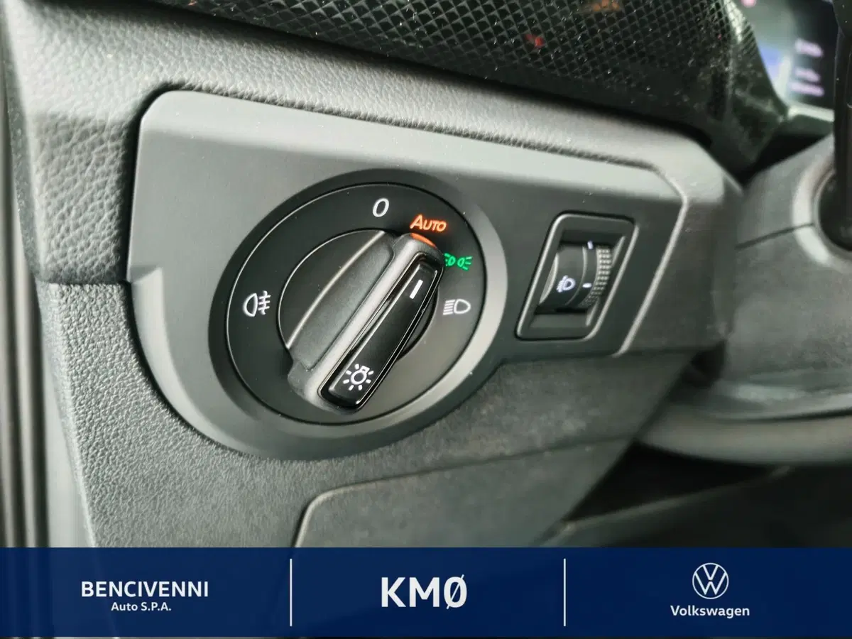 Volkswagen T-Cross nuova a Catanzaro (19)