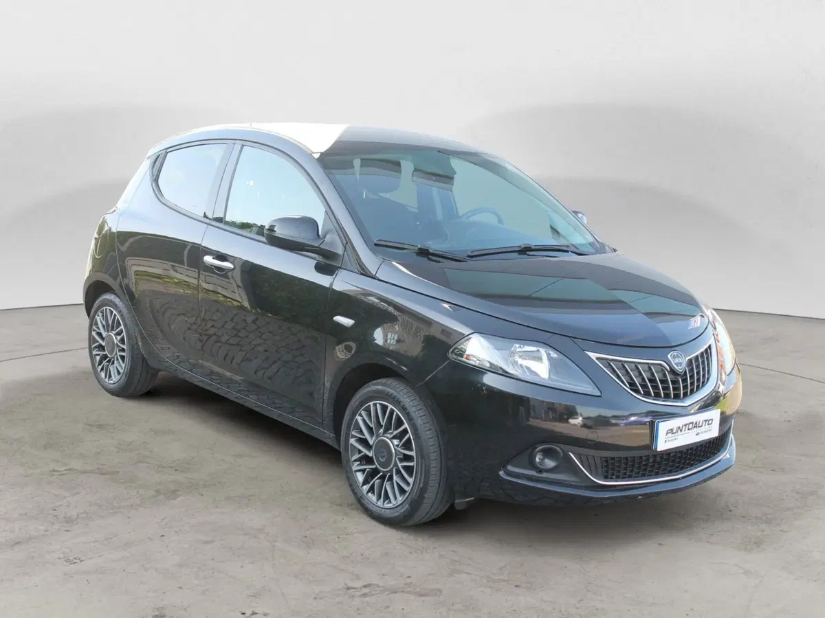 Lancia Ypsilon usata a Cuneo (3)