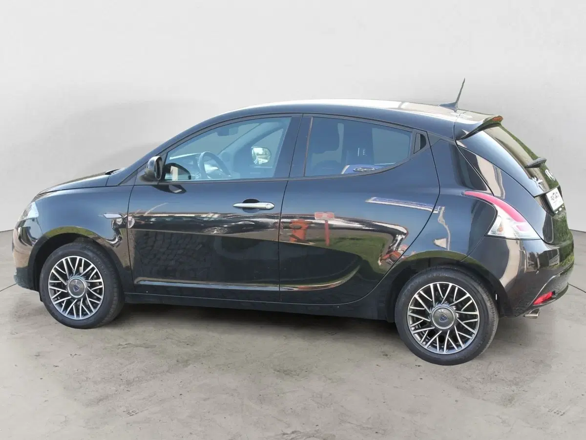 Lancia Ypsilon usata a Cuneo (6)