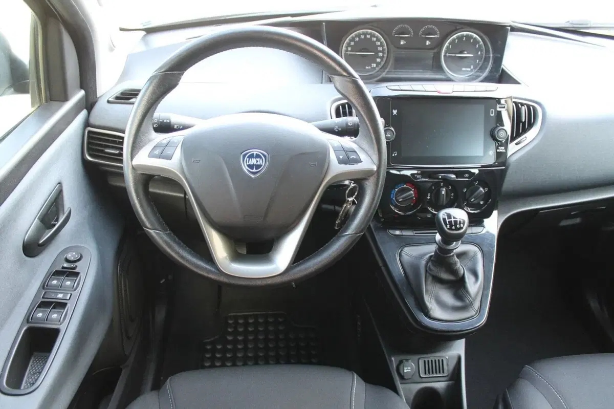 Lancia Ypsilon usata a Cuneo (7)