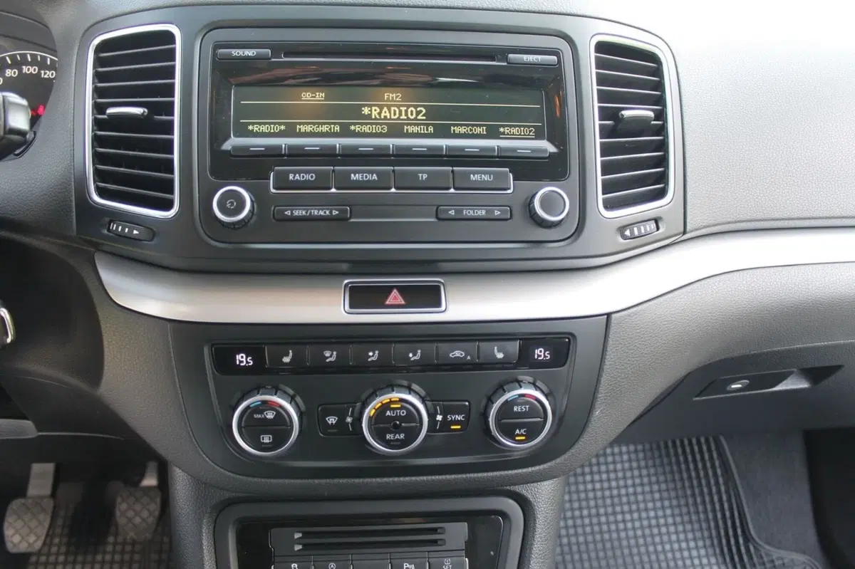 Volkswagen Sharan usata a Cuneo (17)