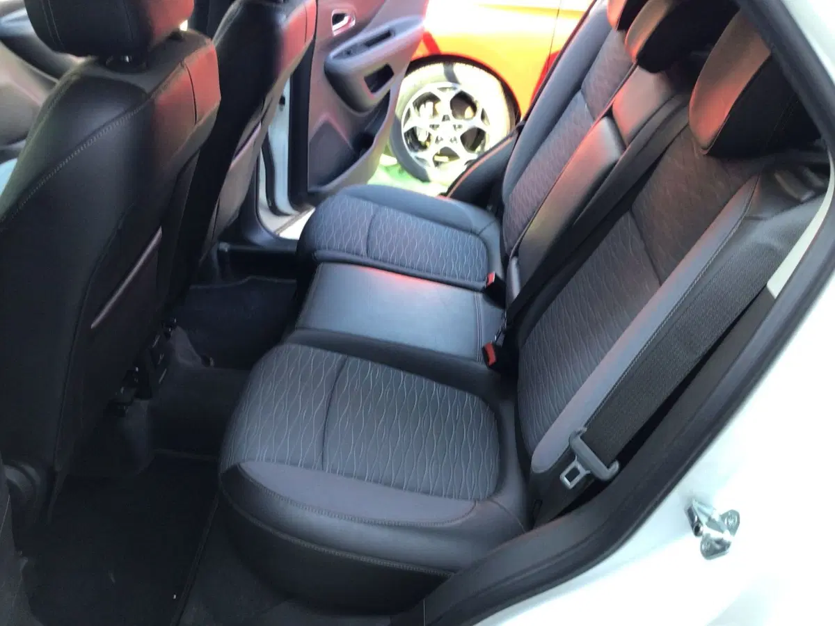 Opel Mokka usata a Genova (13)