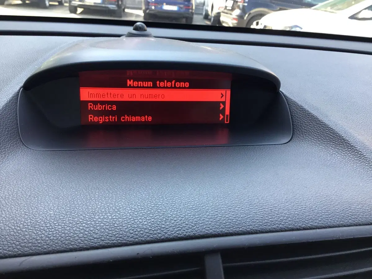 Opel Mokka usata a Genova (16)