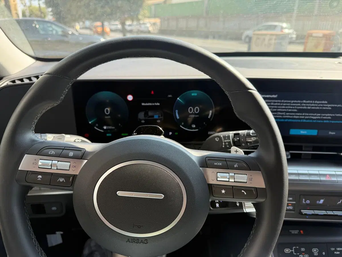 Hyundai Kona nuova a Massa-Carrara (15)
