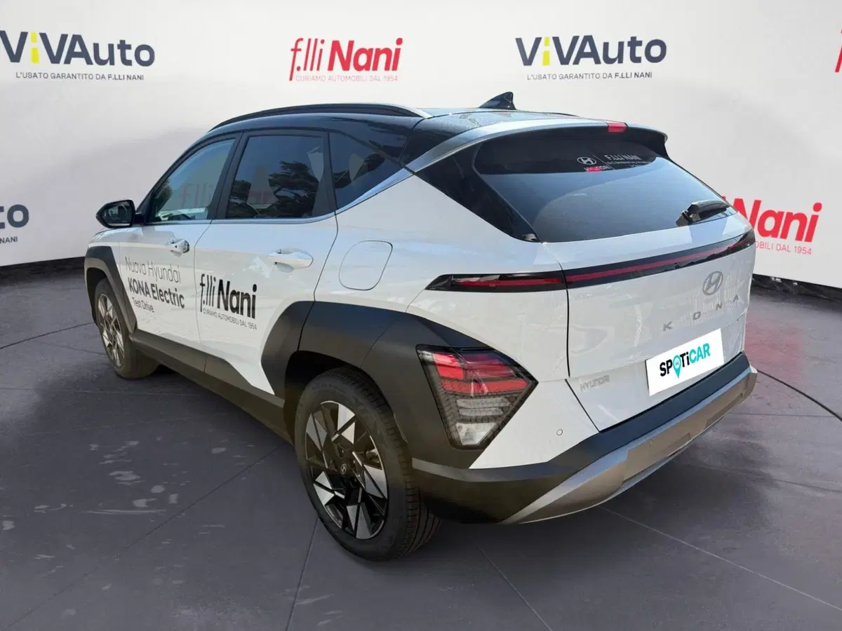 Hyundai Kona nuova a Massa-Carrara (18)