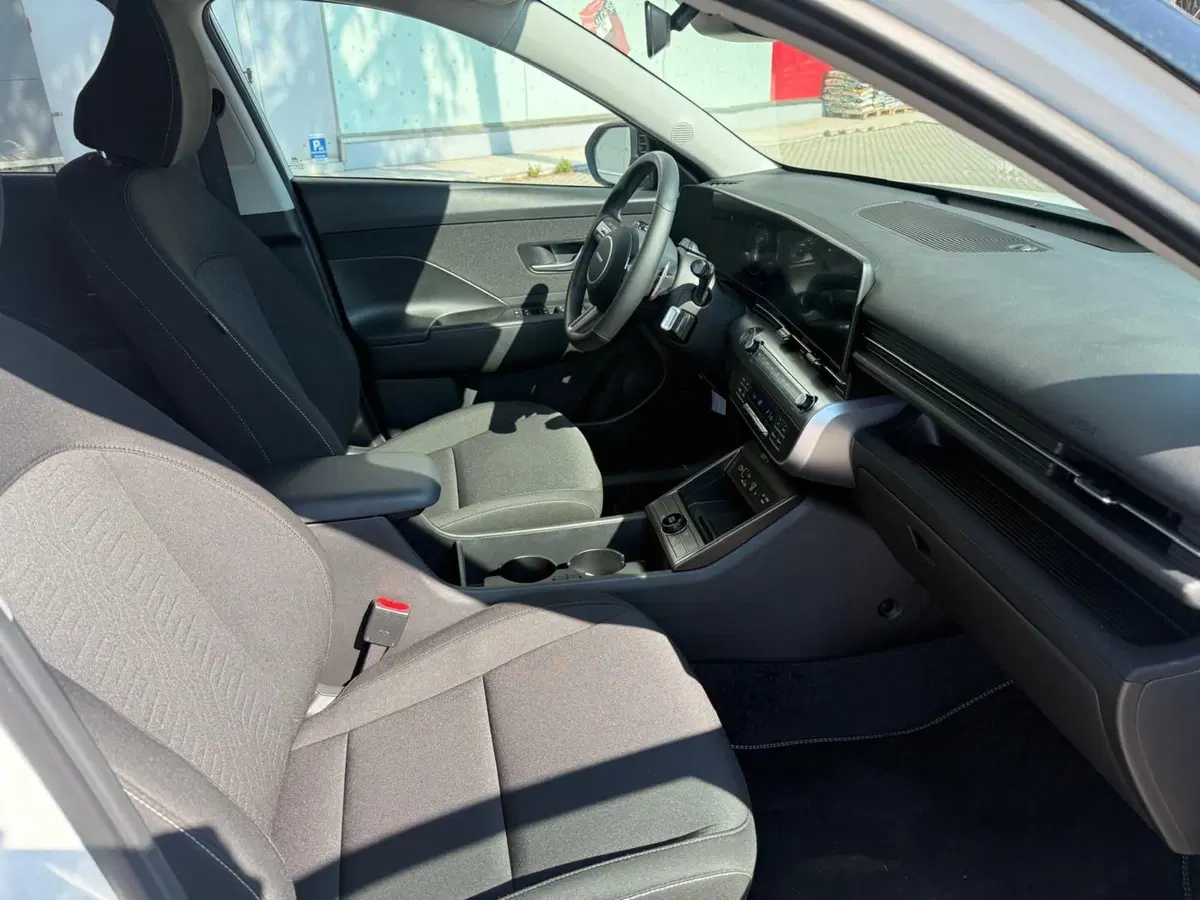 Hyundai Kona nuova a Massa-Carrara (6)