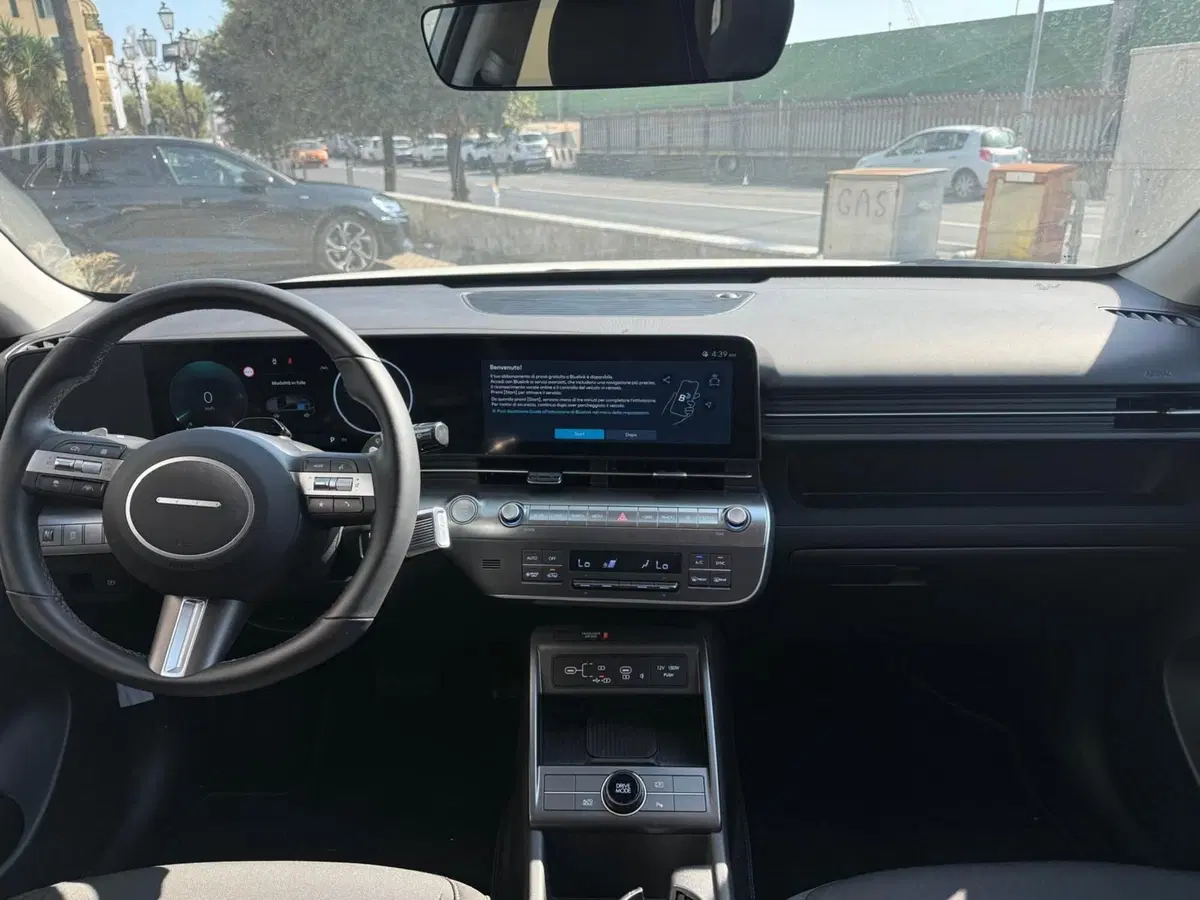 Hyundai Kona nuova a Massa-Carrara (7)