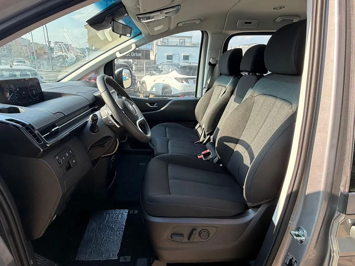 Hyundai Staria nuova a Massa-Carrara (15)