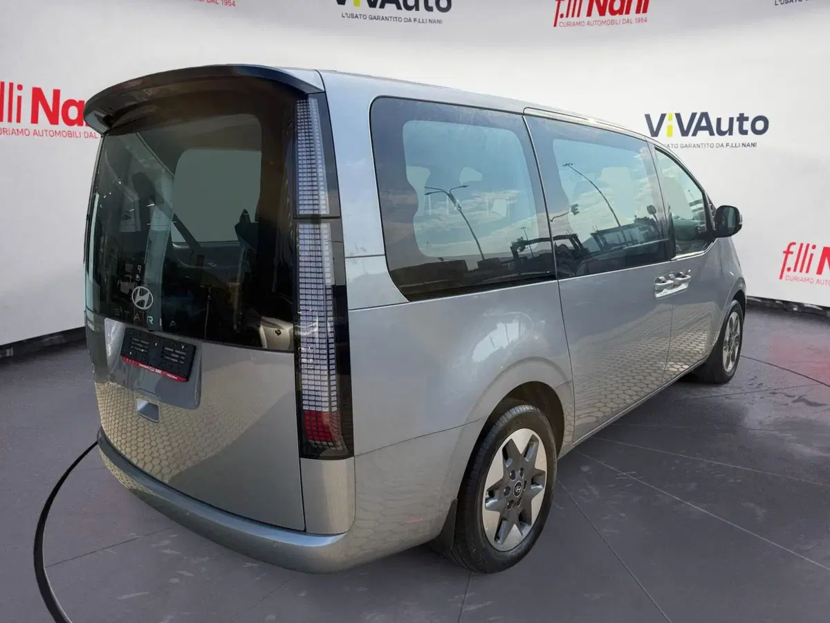 Hyundai Staria nuova a Massa-Carrara (2)