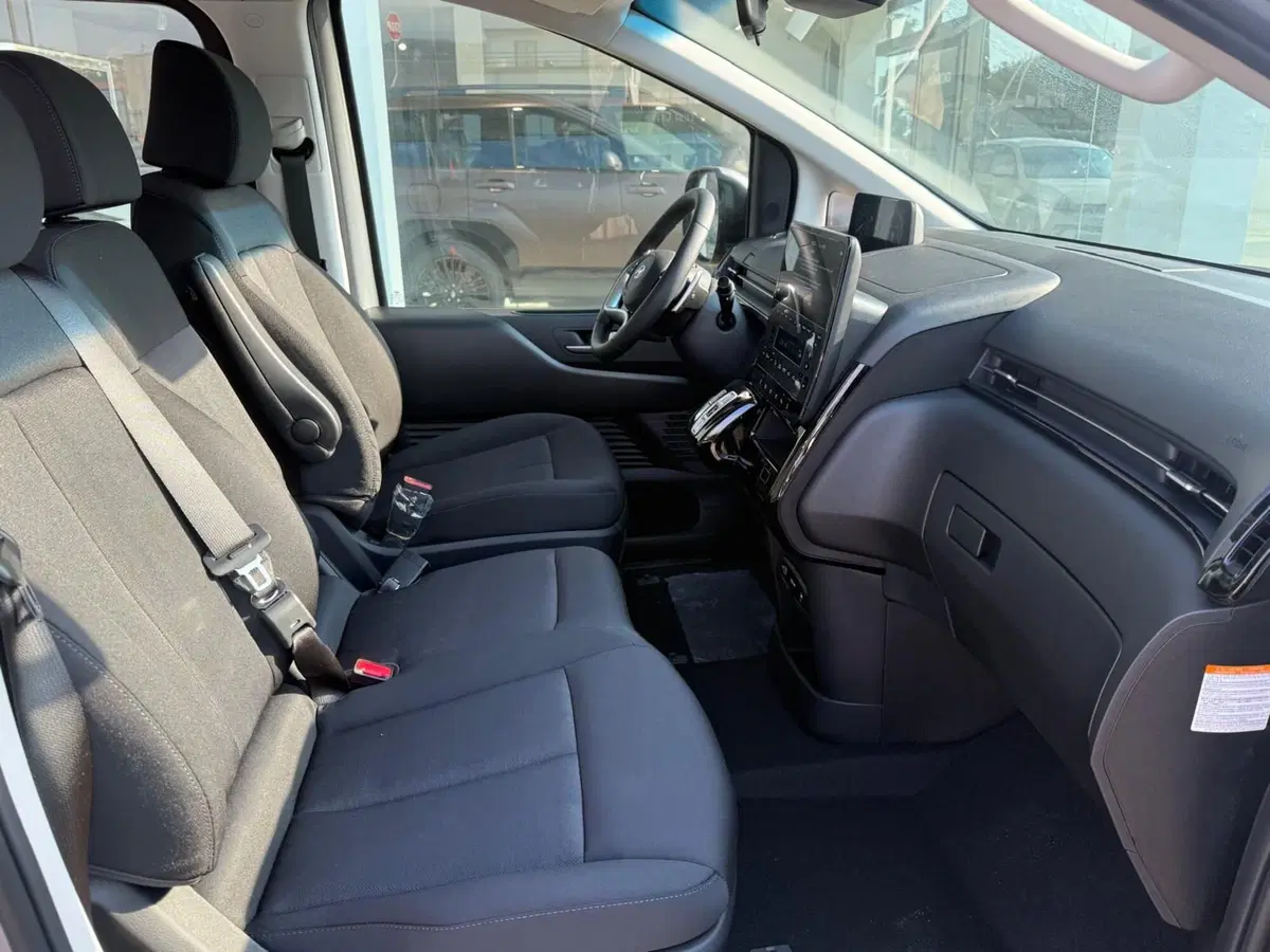Hyundai Staria nuova a Massa-Carrara (5)