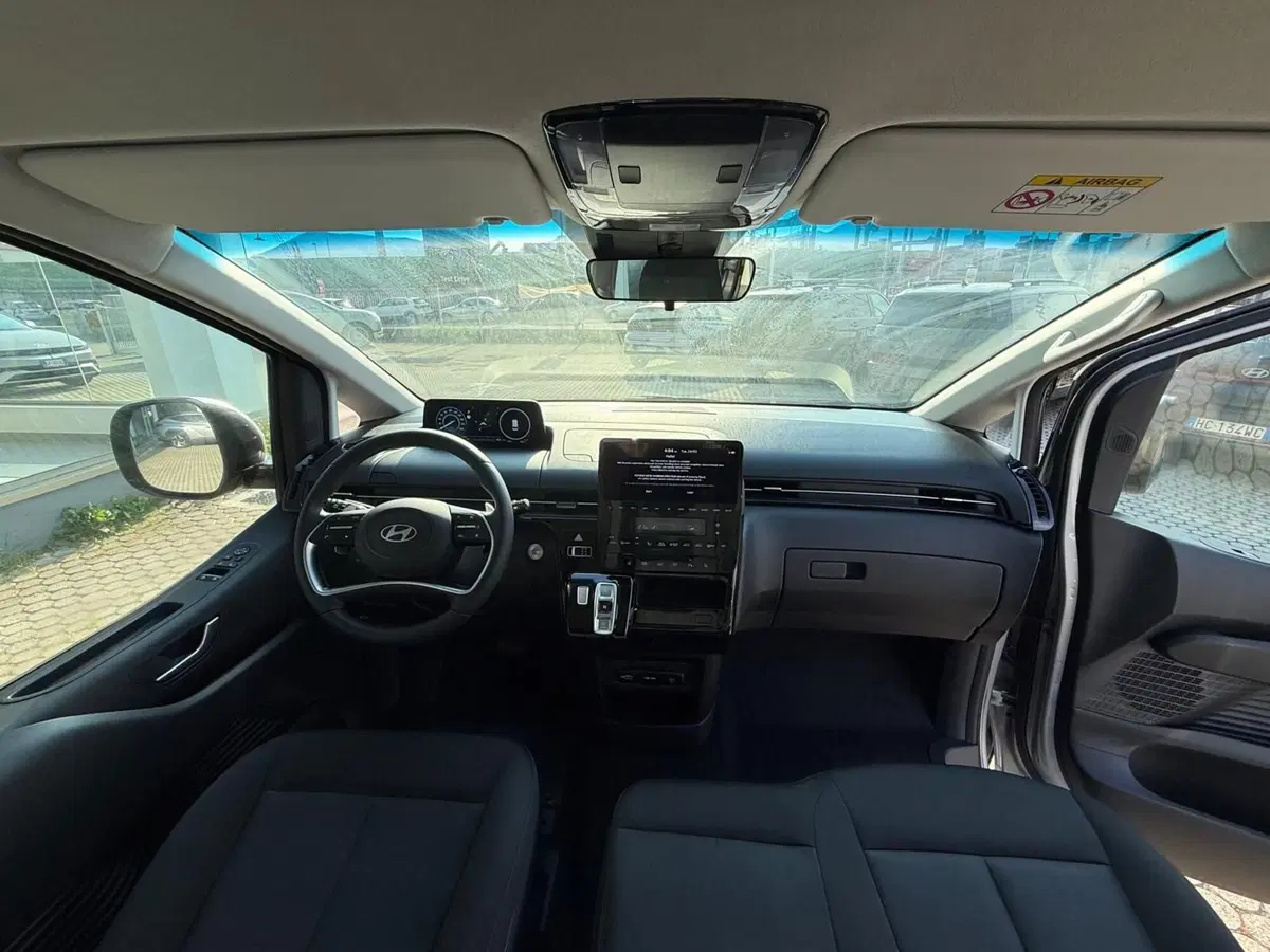 Hyundai Staria nuova a Massa-Carrara (6)