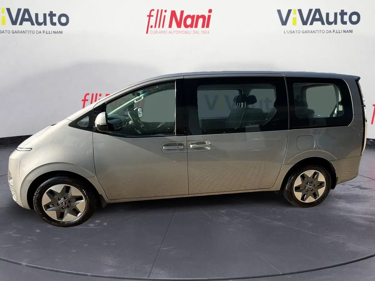 Hyundai Staria nuova a Massa-Carrara (7)