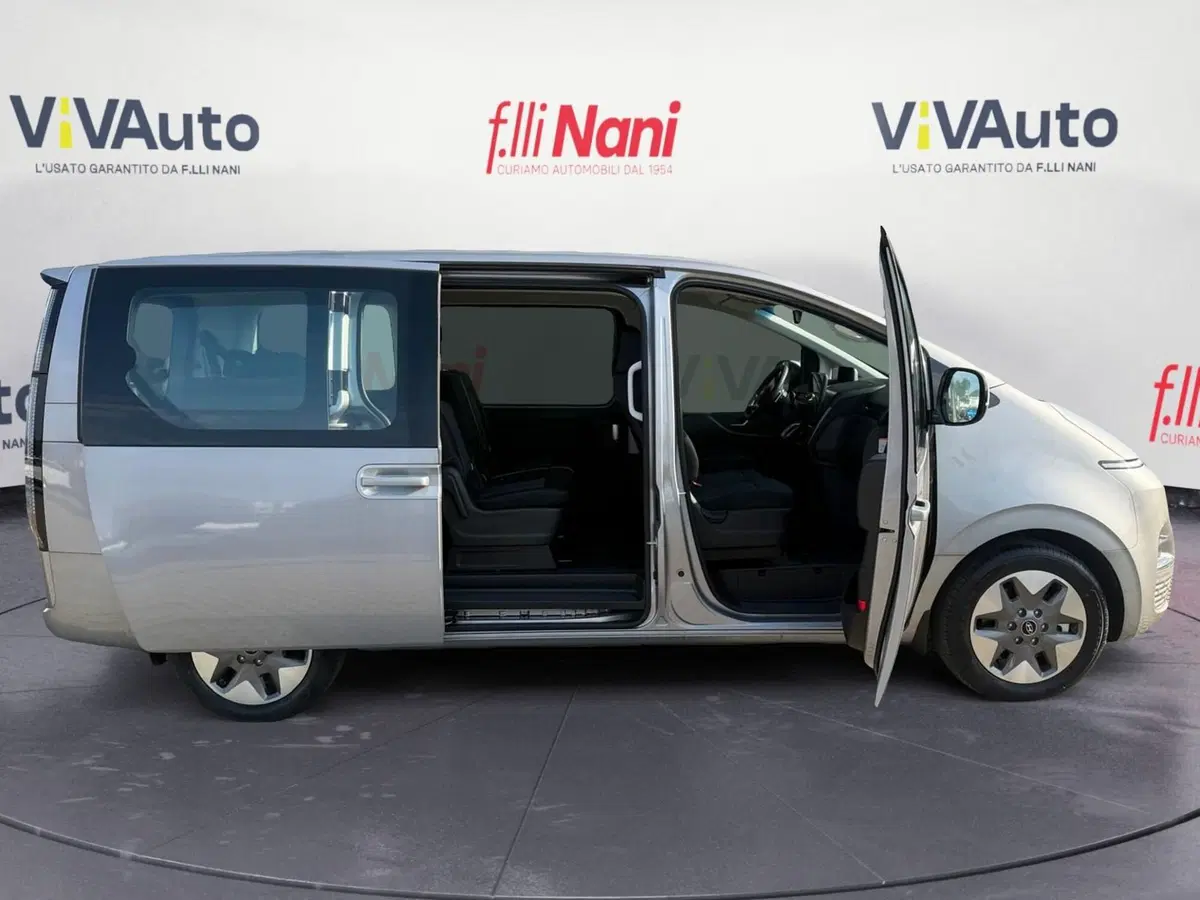 Hyundai Staria nuova a Massa-Carrara (8)