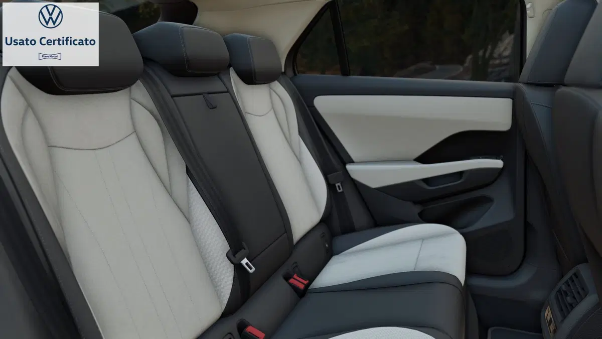 Volkswagen T-Roc nuova a Genova (12)