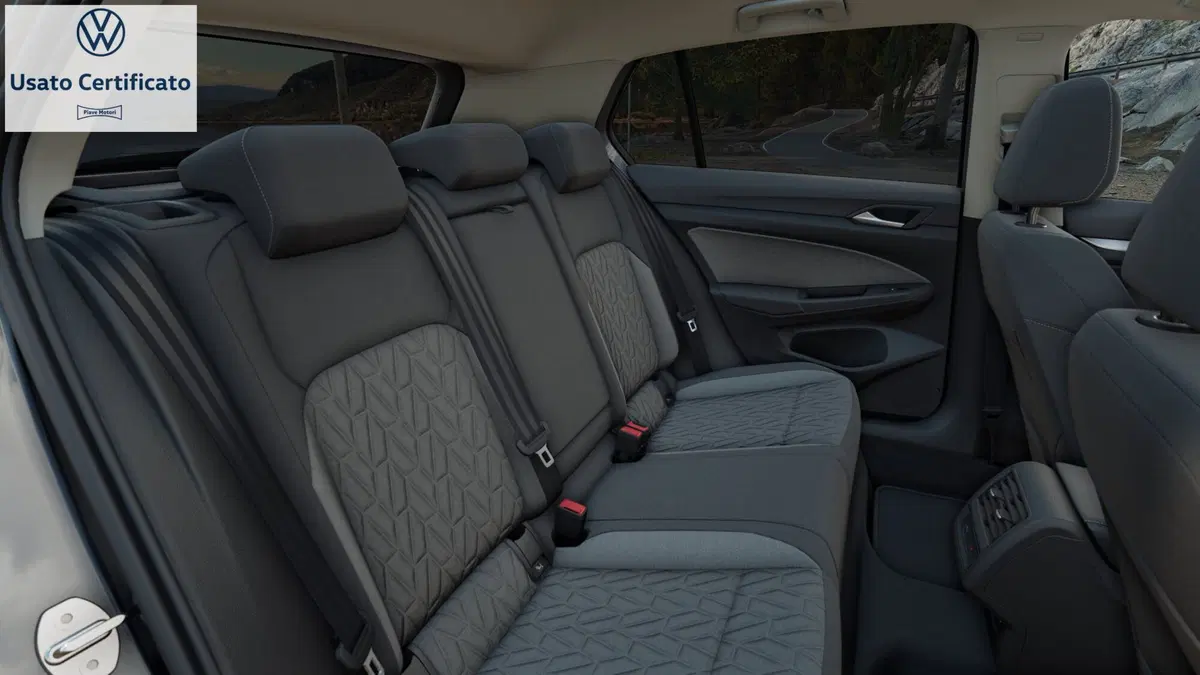 Volkswagen Golf nuova a Genova (12)