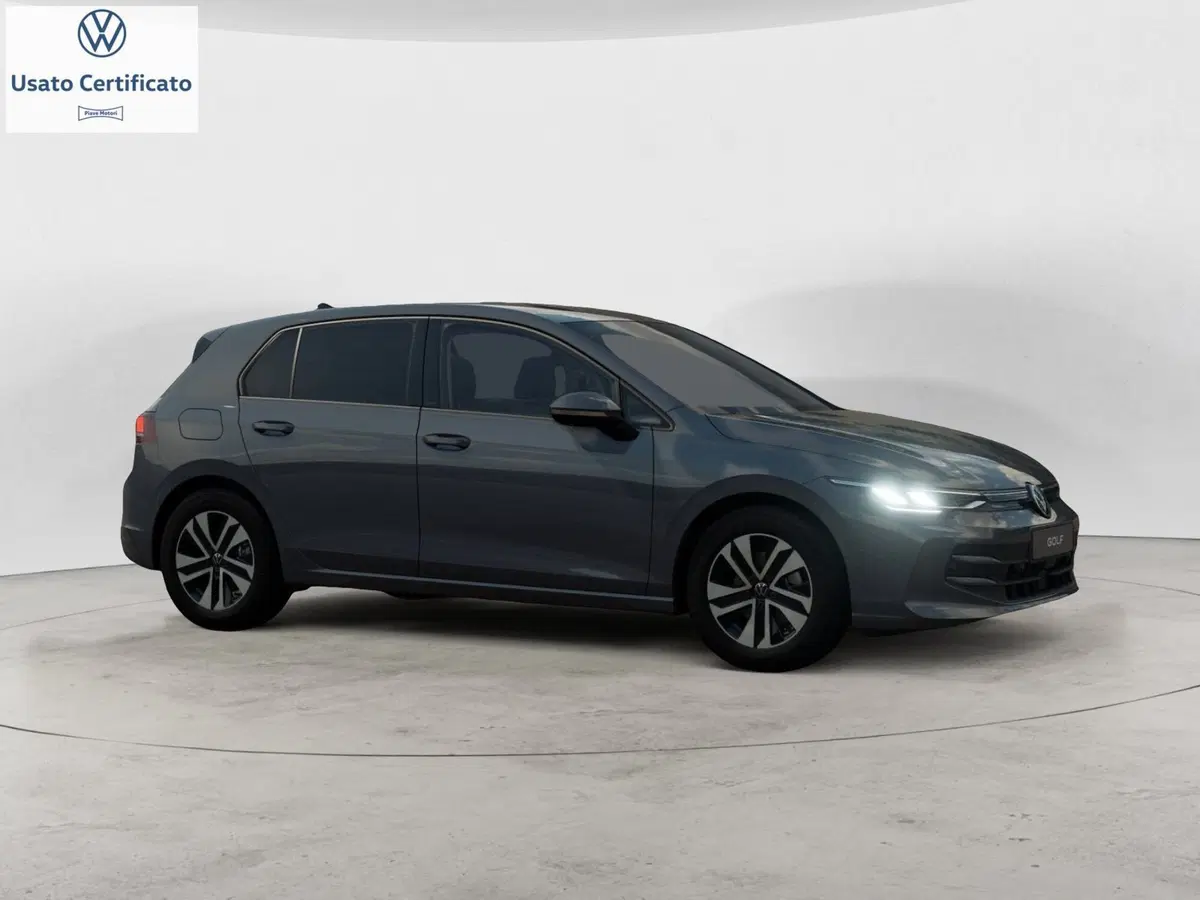 Volkswagen Golf nuova a Genova (5)